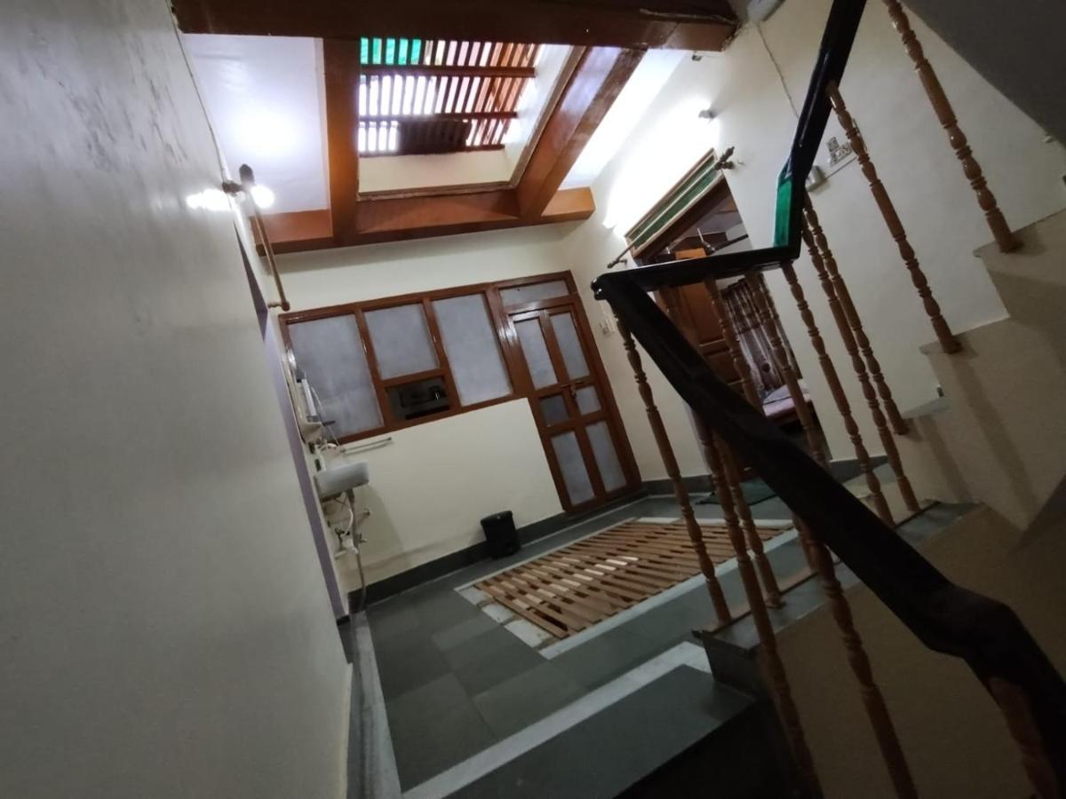 Heritage Homestay@Old City Near Ganges Varanasi Bagian luar foto