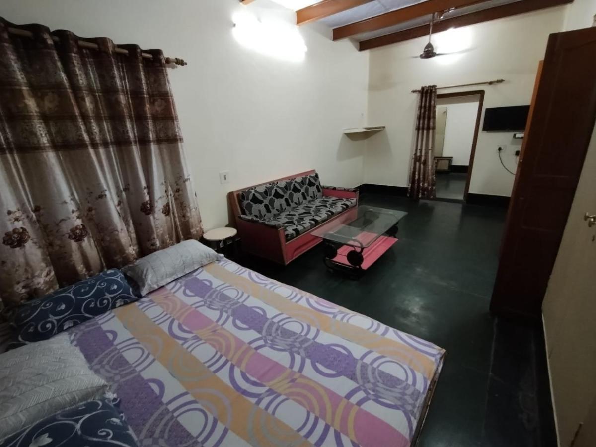Heritage Homestay@Old City Near Ganges Varanasi Bagian luar foto