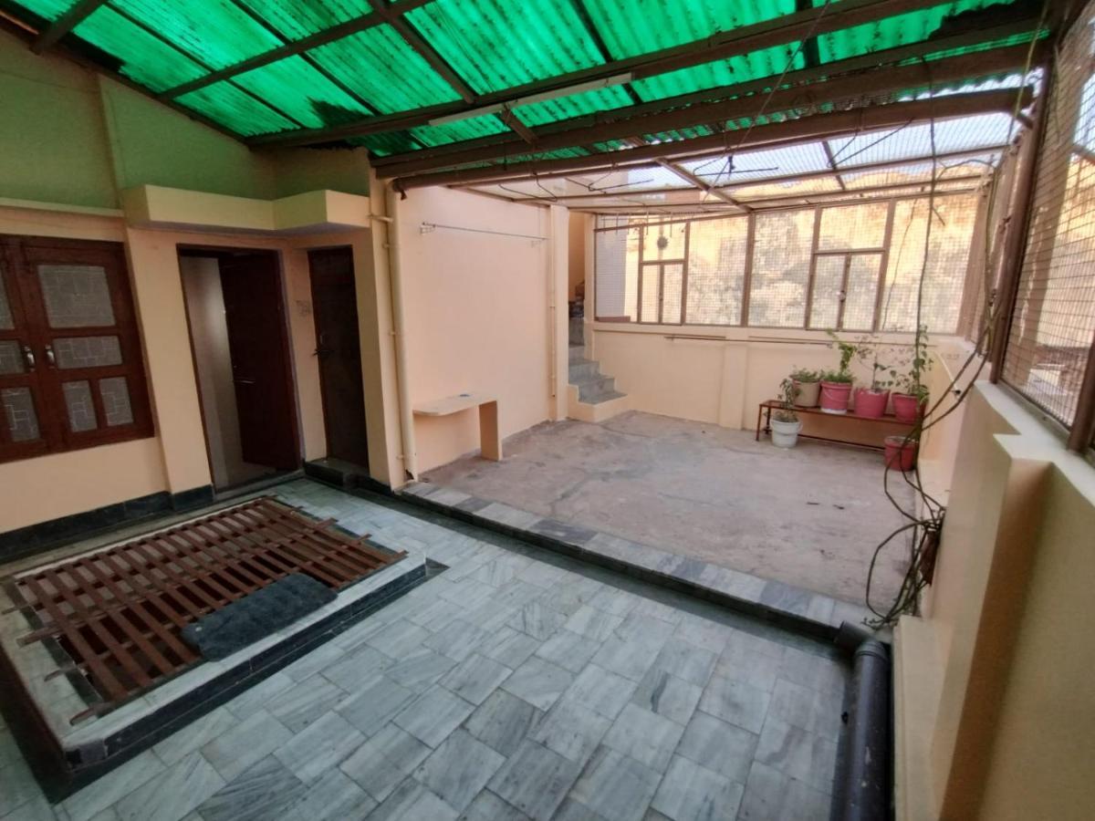Heritage Homestay@Old City Near Ganges Varanasi Bagian luar foto